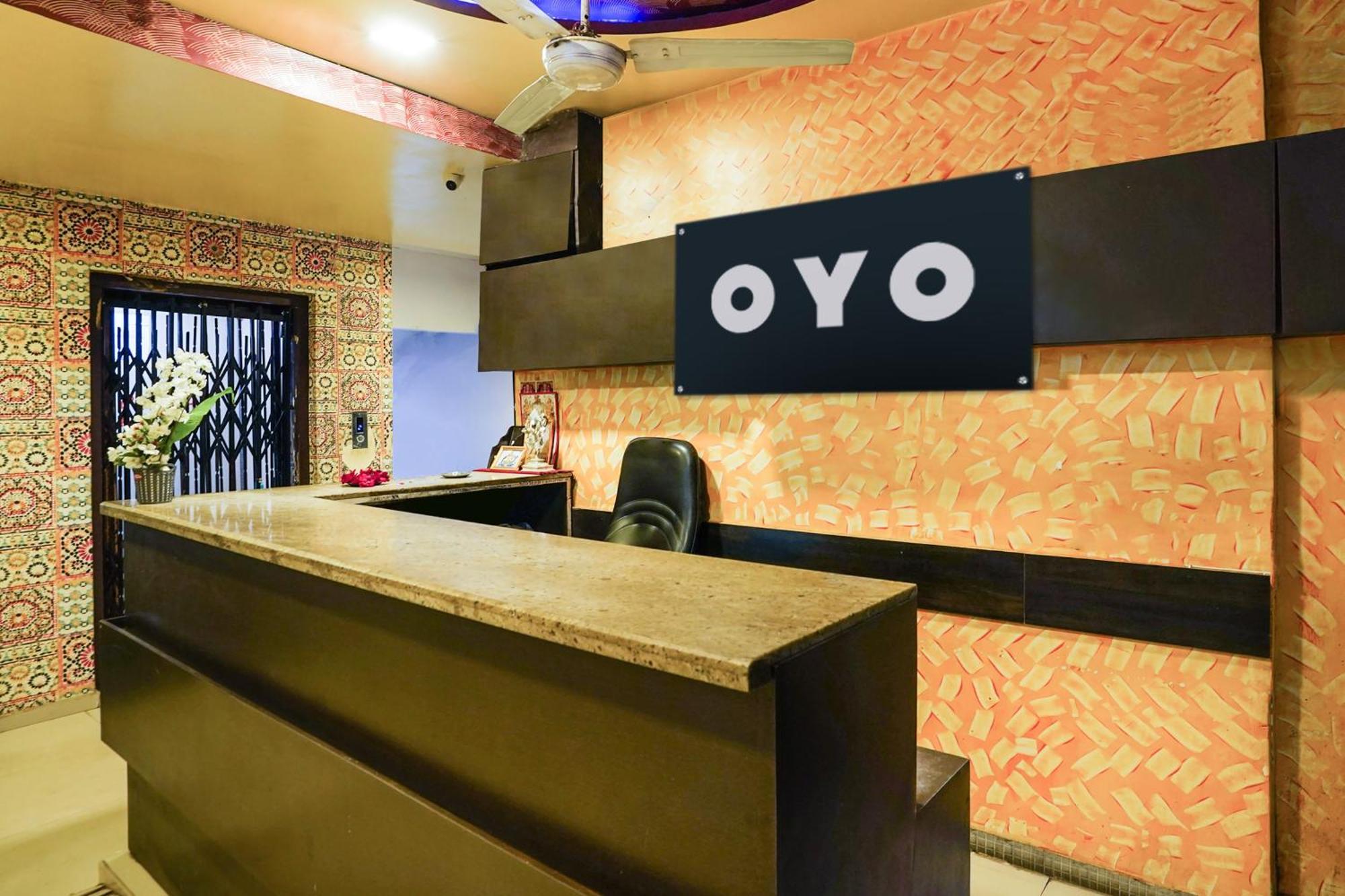 Hotel O Crystal Ahmedabad Exterior photo