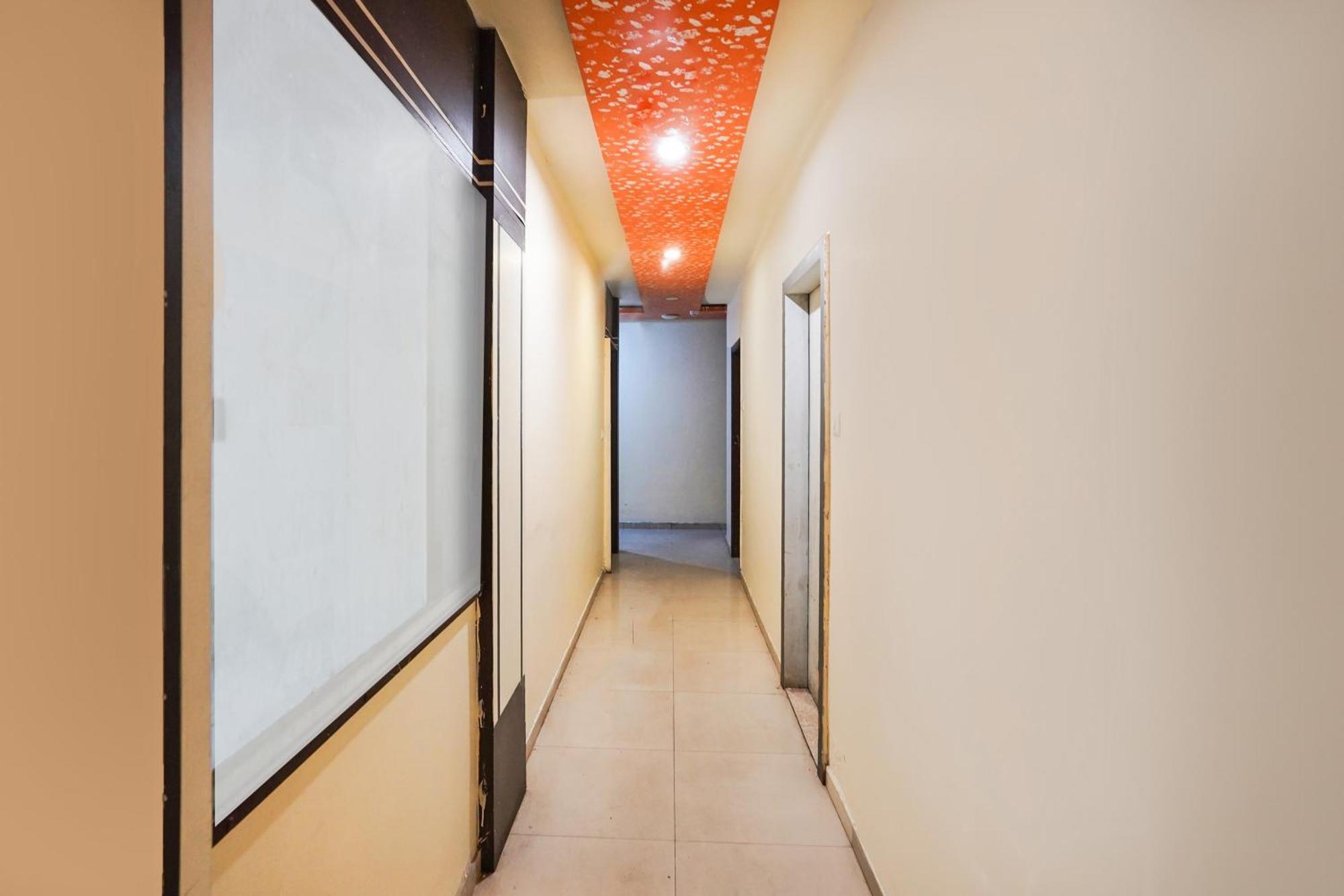 Hotel O Crystal Ahmedabad Exterior photo